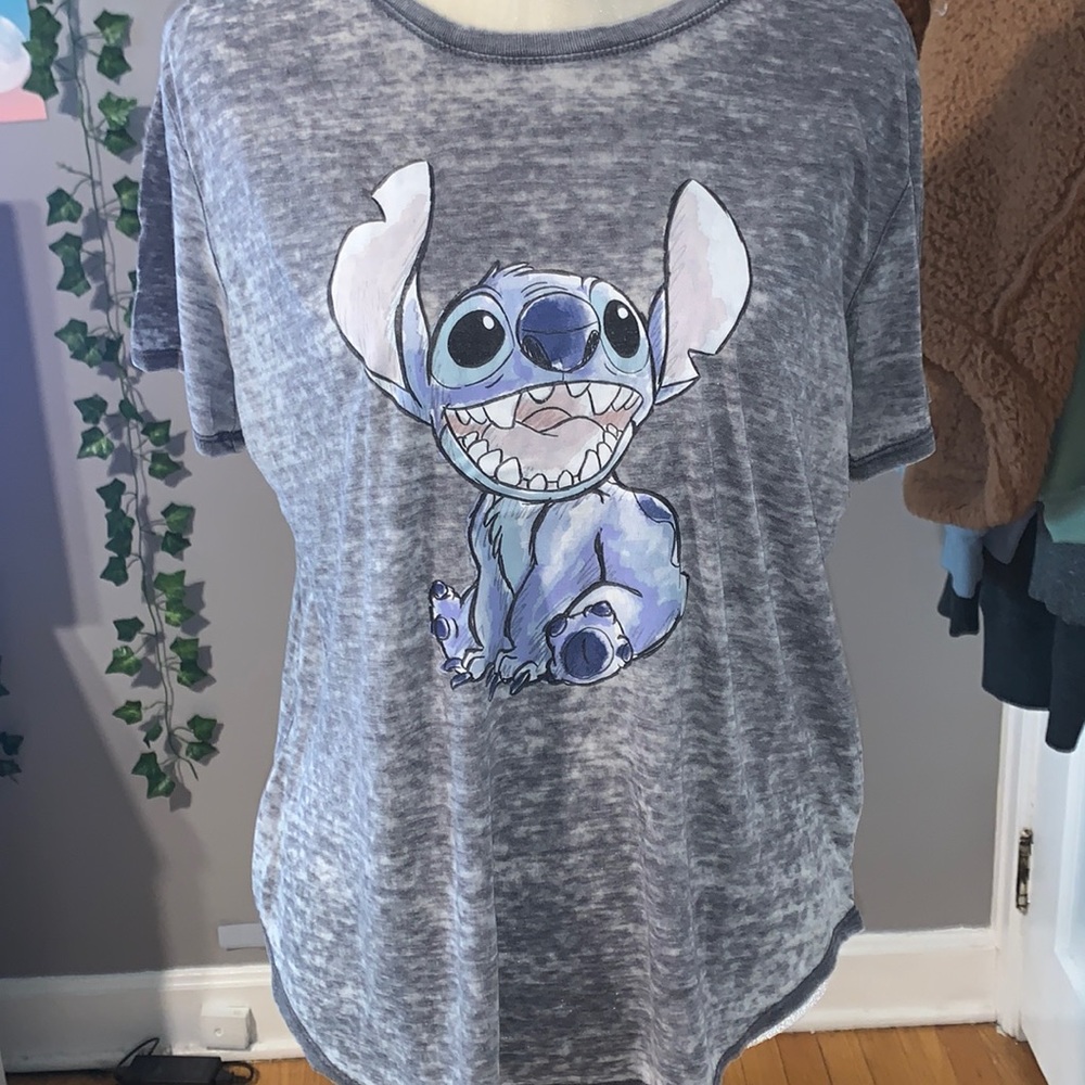 Disney Stitch graphic tee